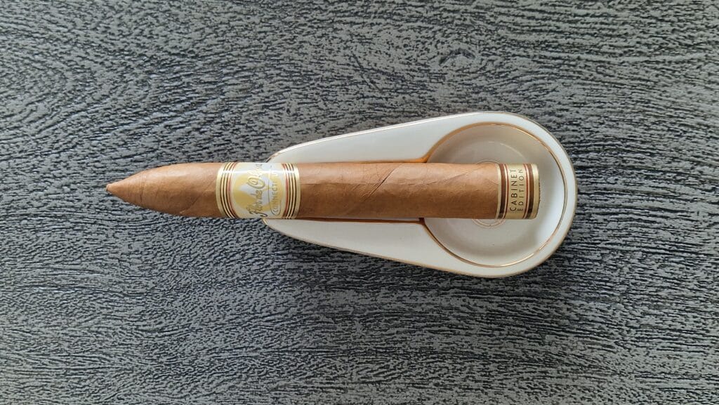 FLOR DE OLIVA CONNECTICUT-Torpedo (Nicaragua)