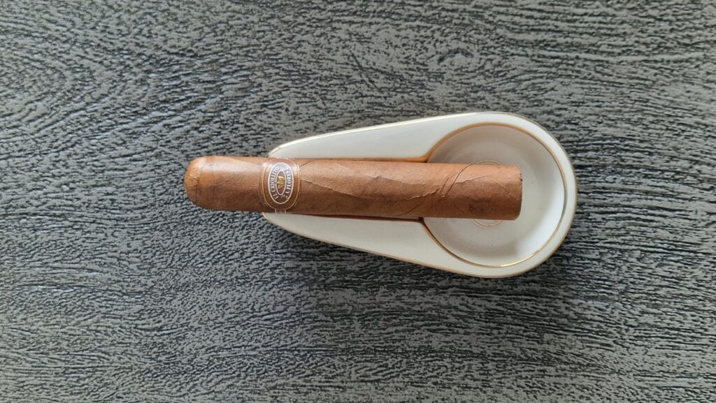 EL CRIOLLITO A.FLORES-Robusto (Dominican Republic)