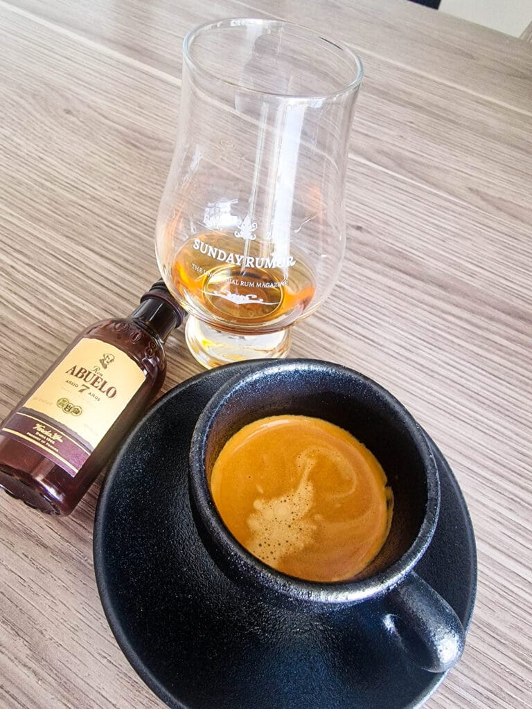 RON ABUELO AÑEJO 7 & ILLY GUATEMALA pairing